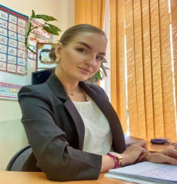 Поздравляем учителя начальных классов Петрову Анастасию Александровну!